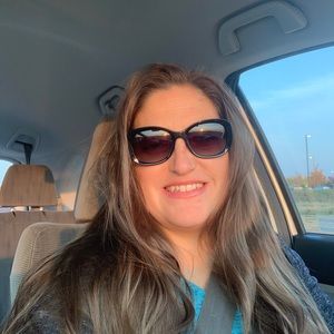 Meet your Posher, Janel